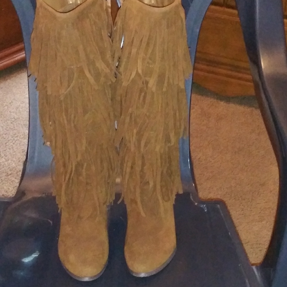 Fringe boots